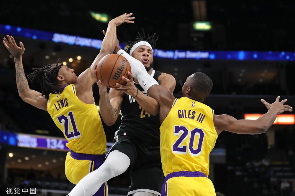 而轻松取胜 而轻松取胜