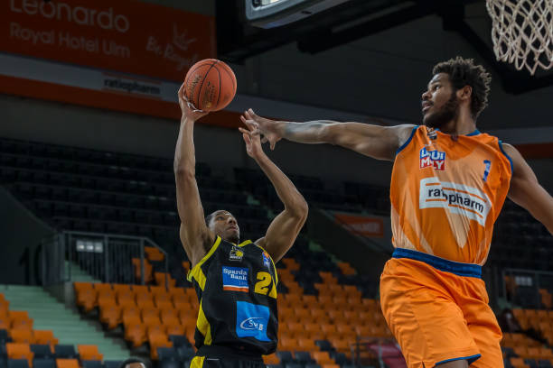 刻着的是团 刻着的是团